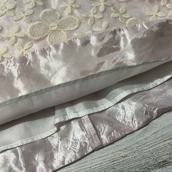 Isobella & Chloe Embroidered Dress Size 5 - Picture 6 of 8